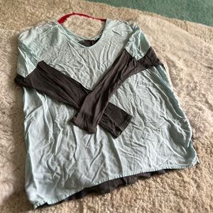 L.A. Hearts long sleeve V-neck